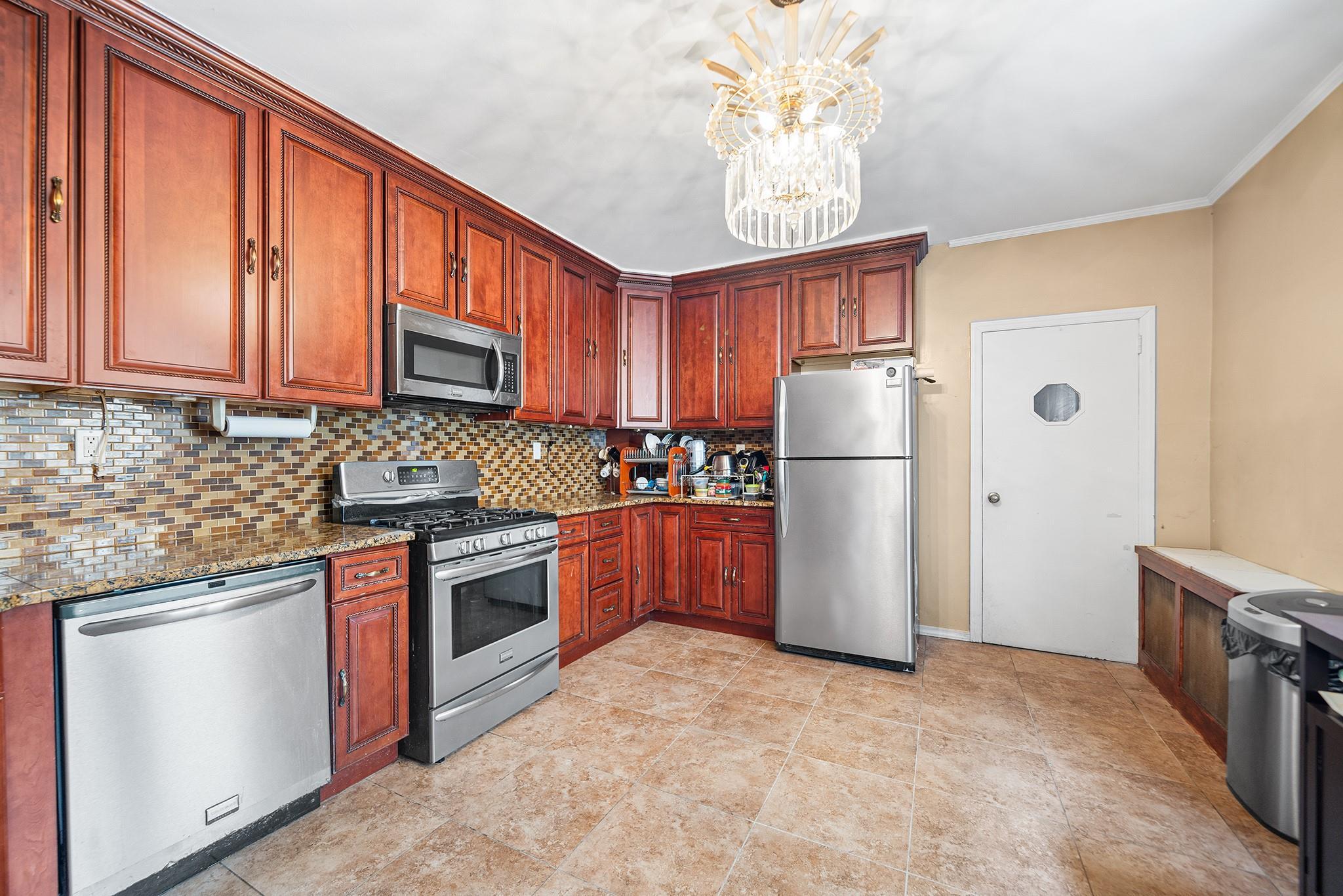 Single Family 68th  Queens, NY 11378, MLS-836966-15