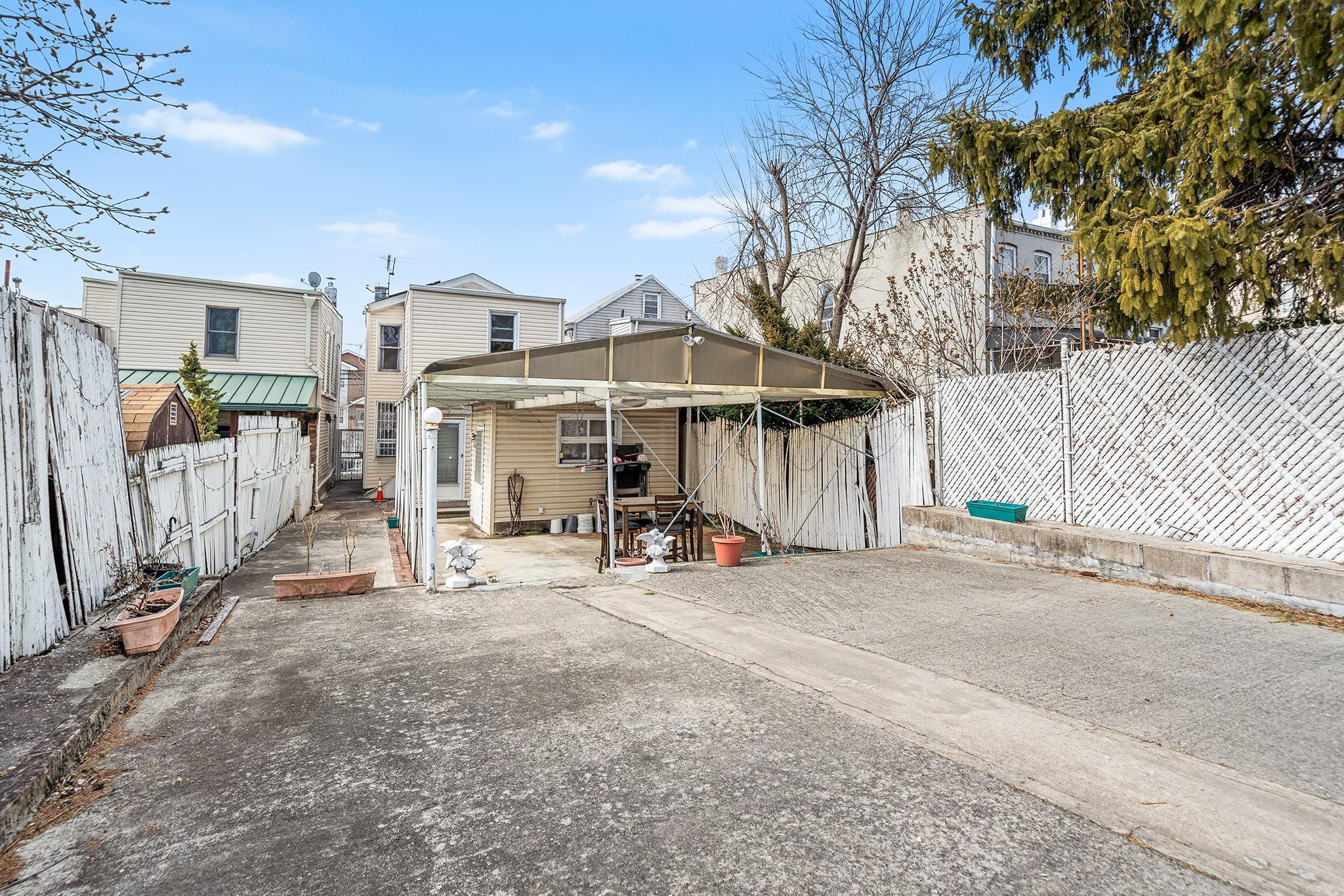 Single Family 68th  Queens, NY 11378, MLS-836966-8