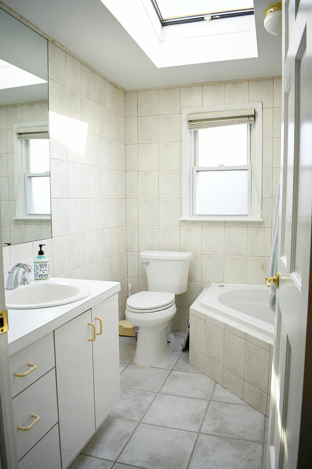 Single Family Bixley Heath  Nassau County, NY 11563, MLS-837002-10