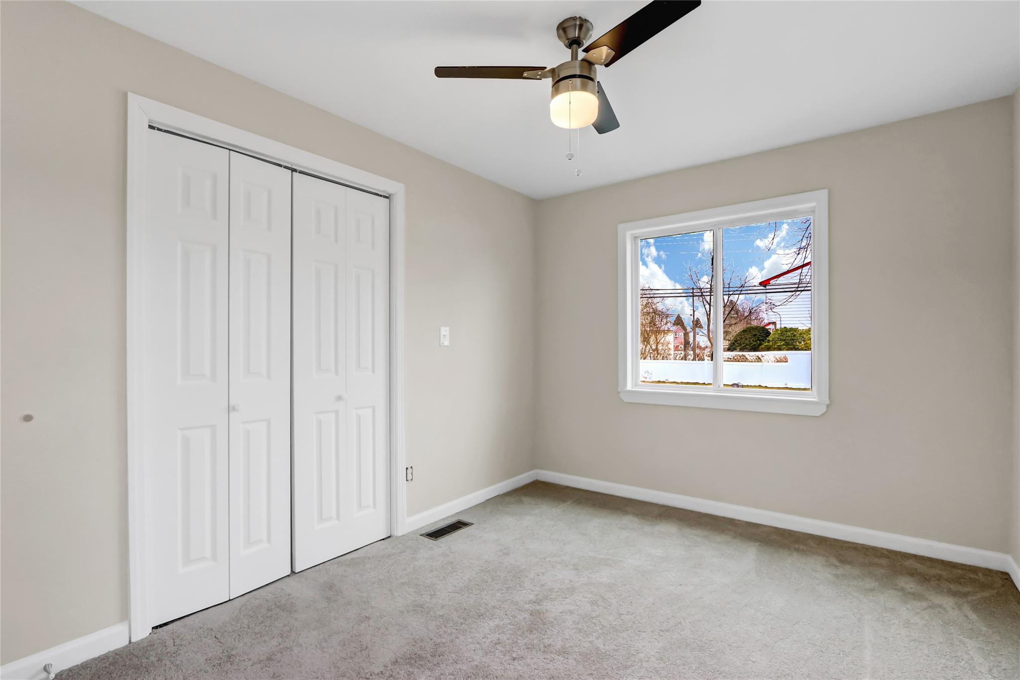 Single Family East  Suffolk County, NY 11701, MLS-837018-12