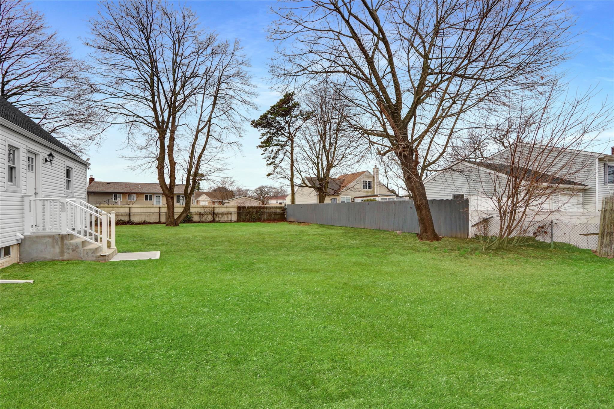 Single Family East  Suffolk County, NY 11701, MLS-837018-17