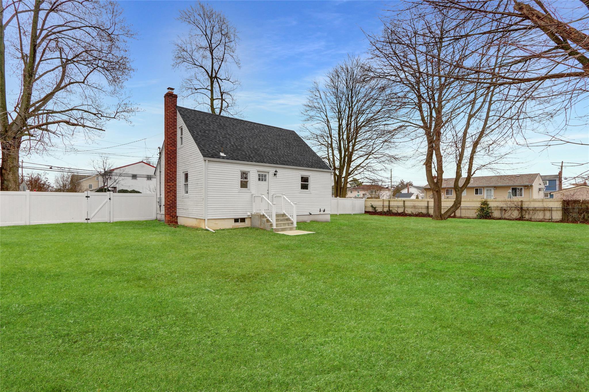 Single Family East  Suffolk County, NY 11701, MLS-837018-3