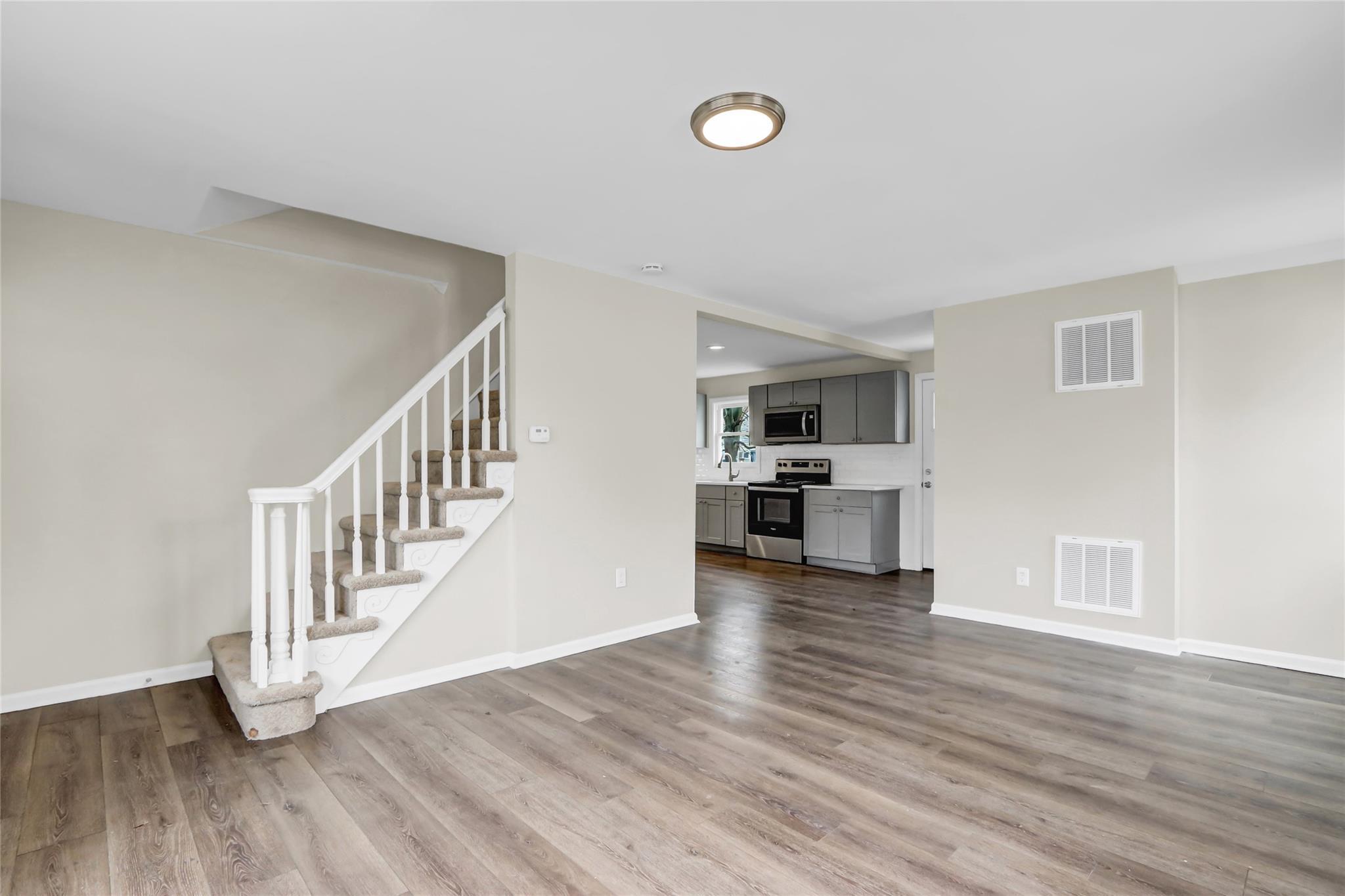 Single Family East  Suffolk County, NY 11701, MLS-837018-4