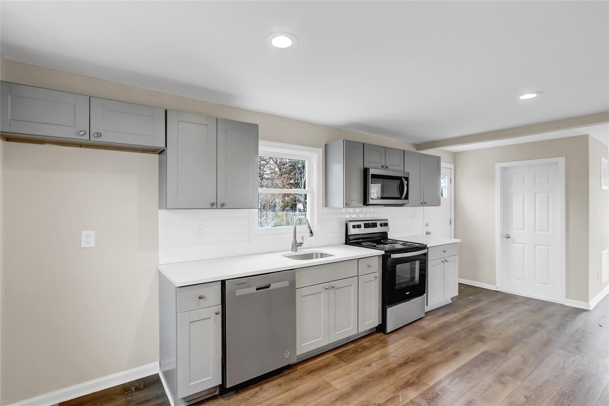 Single Family East  Suffolk County, NY 11701, MLS-837018-9