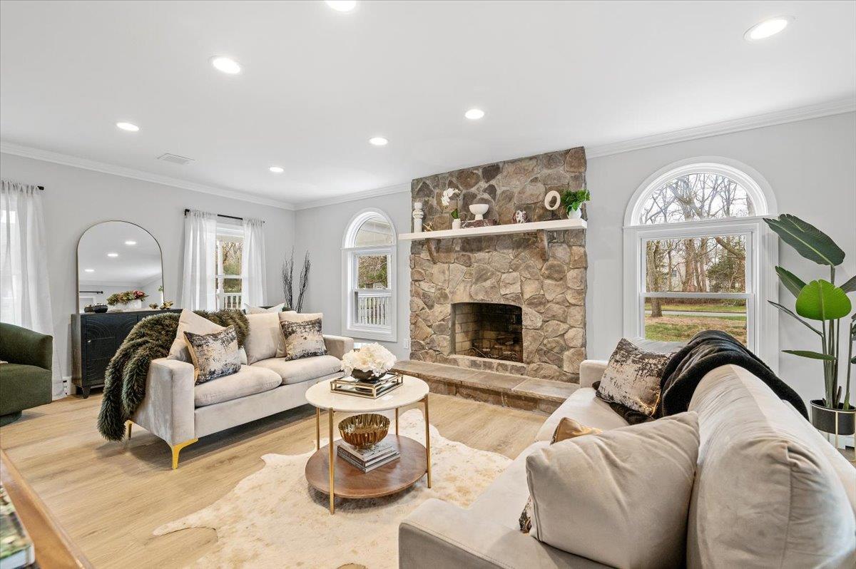 Single Family Niagara  Suffolk County, NY 11764, MLS-837071-16