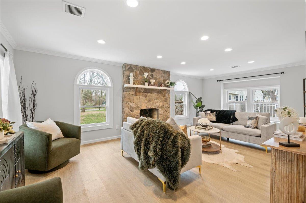 Single Family Niagara  Suffolk County, NY 11764, MLS-837071-19