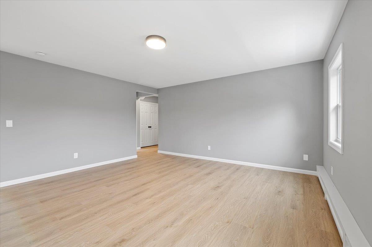 Single Family Niagara  Suffolk County, NY 11764, MLS-837071-33