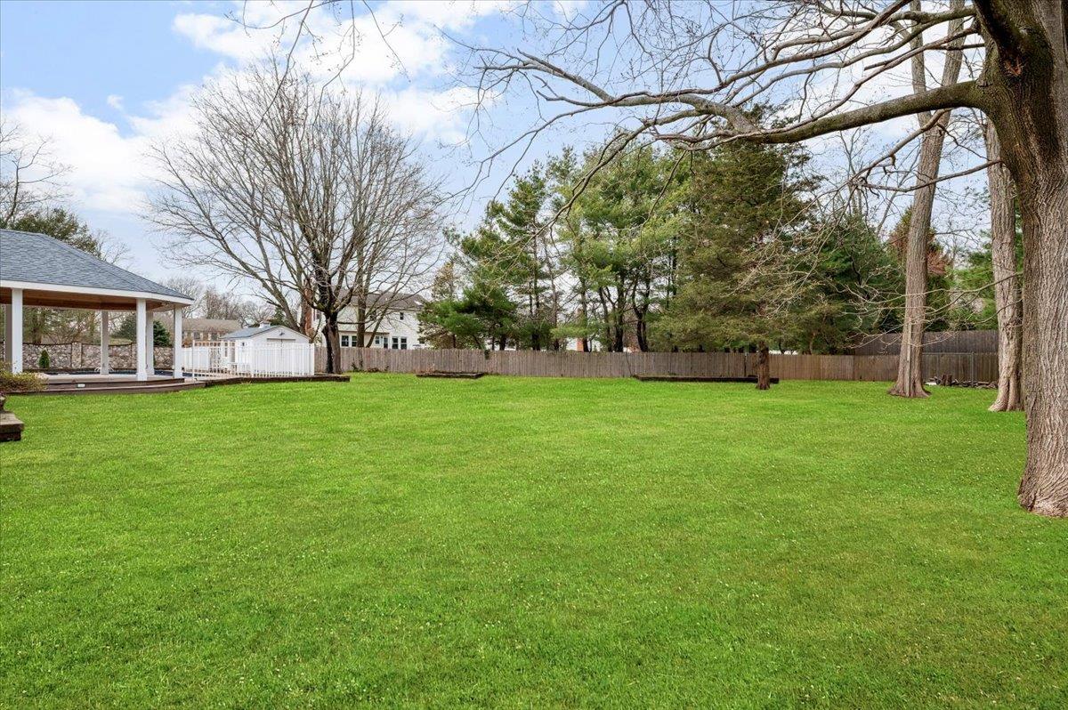 Single Family Niagara  Suffolk County, NY 11764, MLS-837071-37