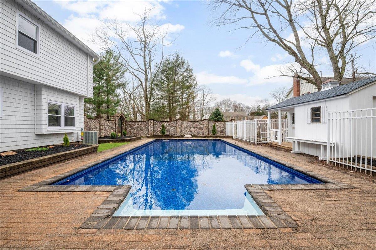 Single Family Niagara  Suffolk County, NY 11764, MLS-837071-39