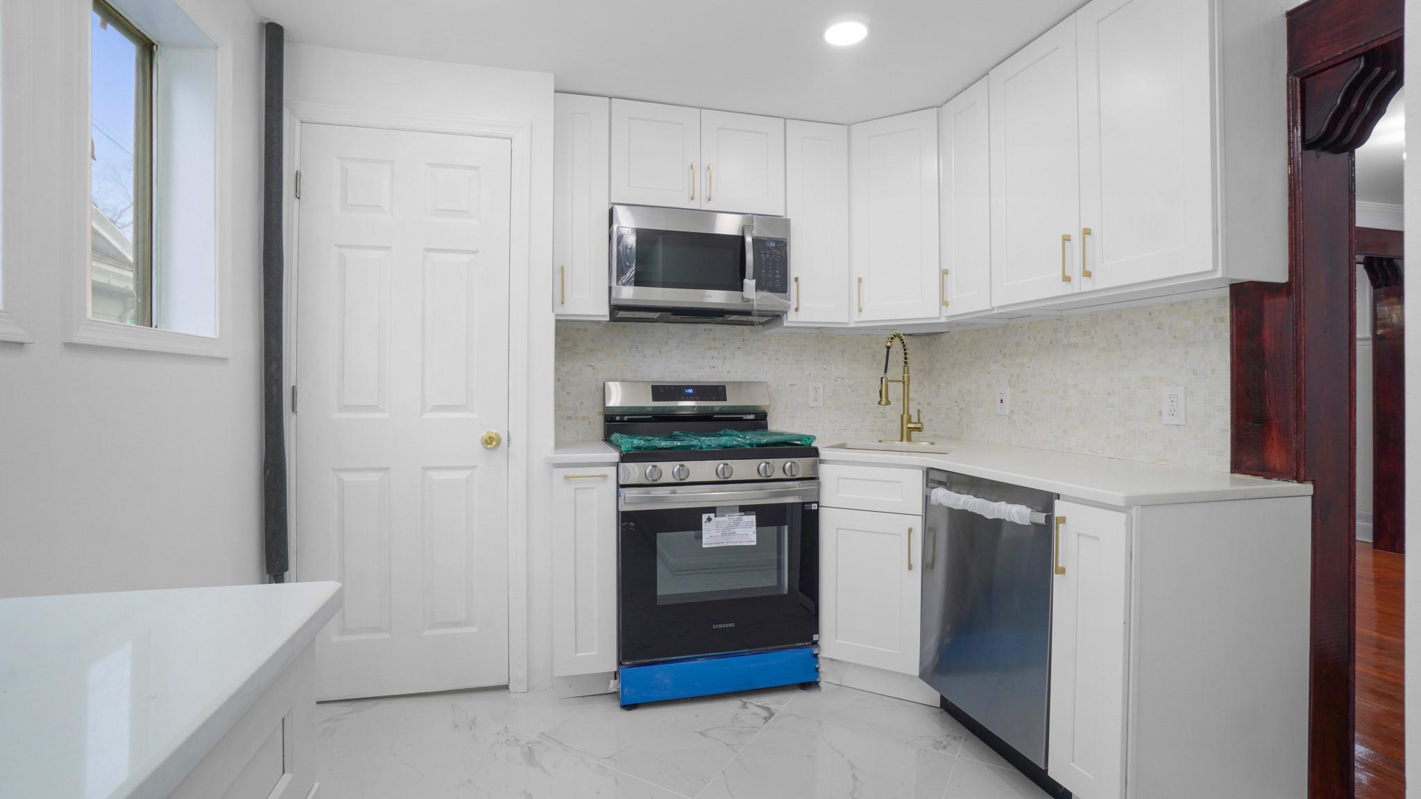 Single Family Farmers  Queens, NY 11423, MLS-837081-10