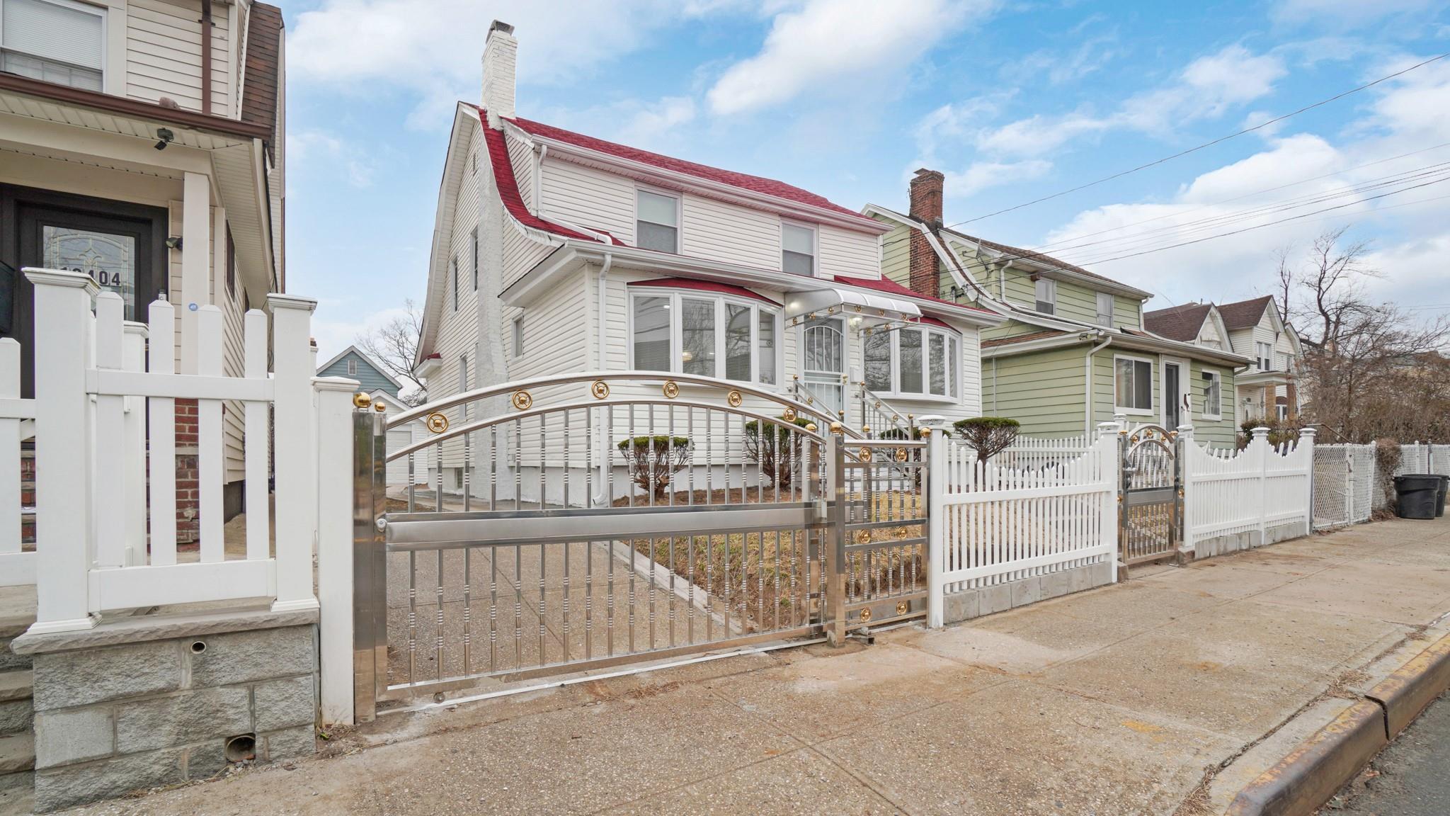 Single Family Farmers  Queens, NY 11423, MLS-837081-2