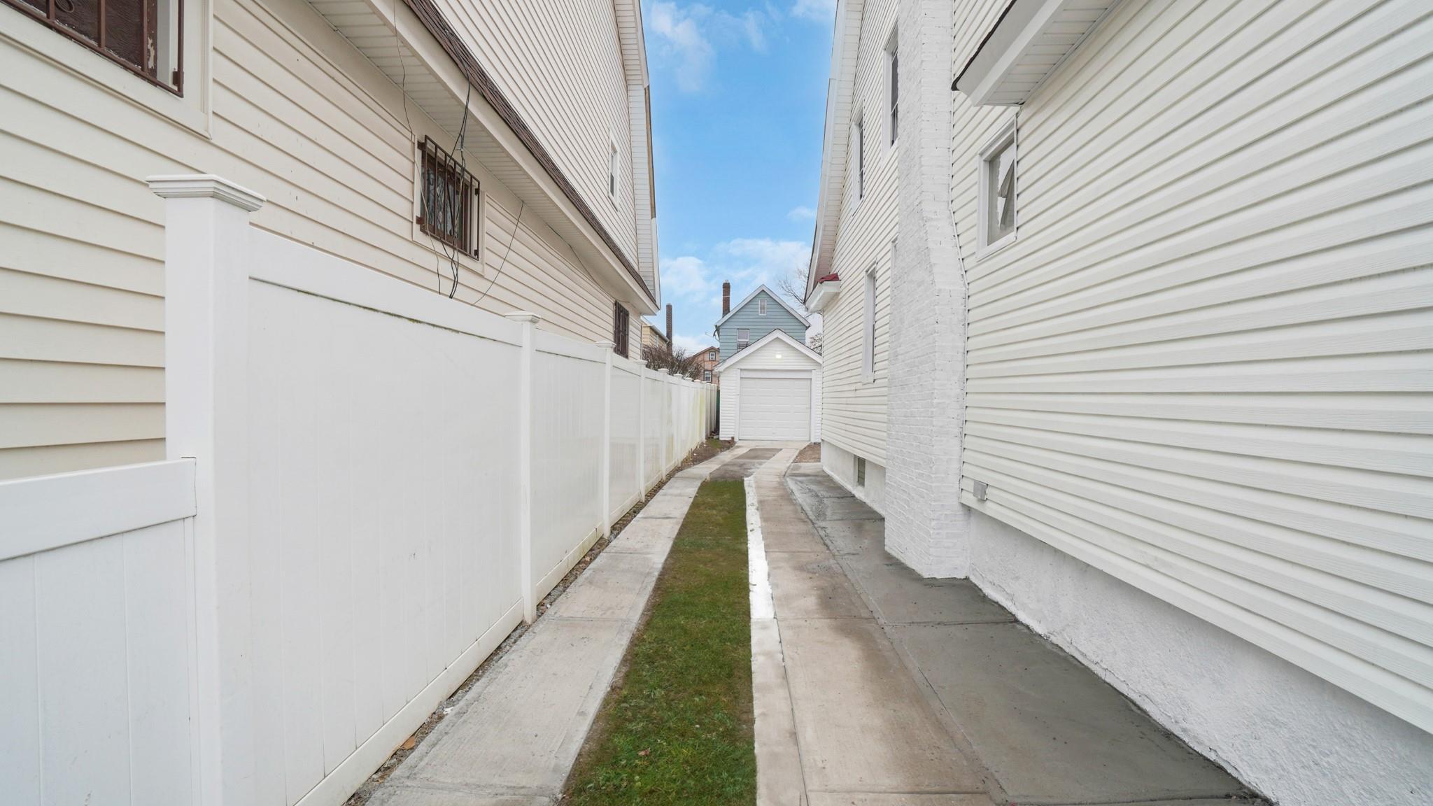 Single Family Farmers  Queens, NY 11423, MLS-837081-24