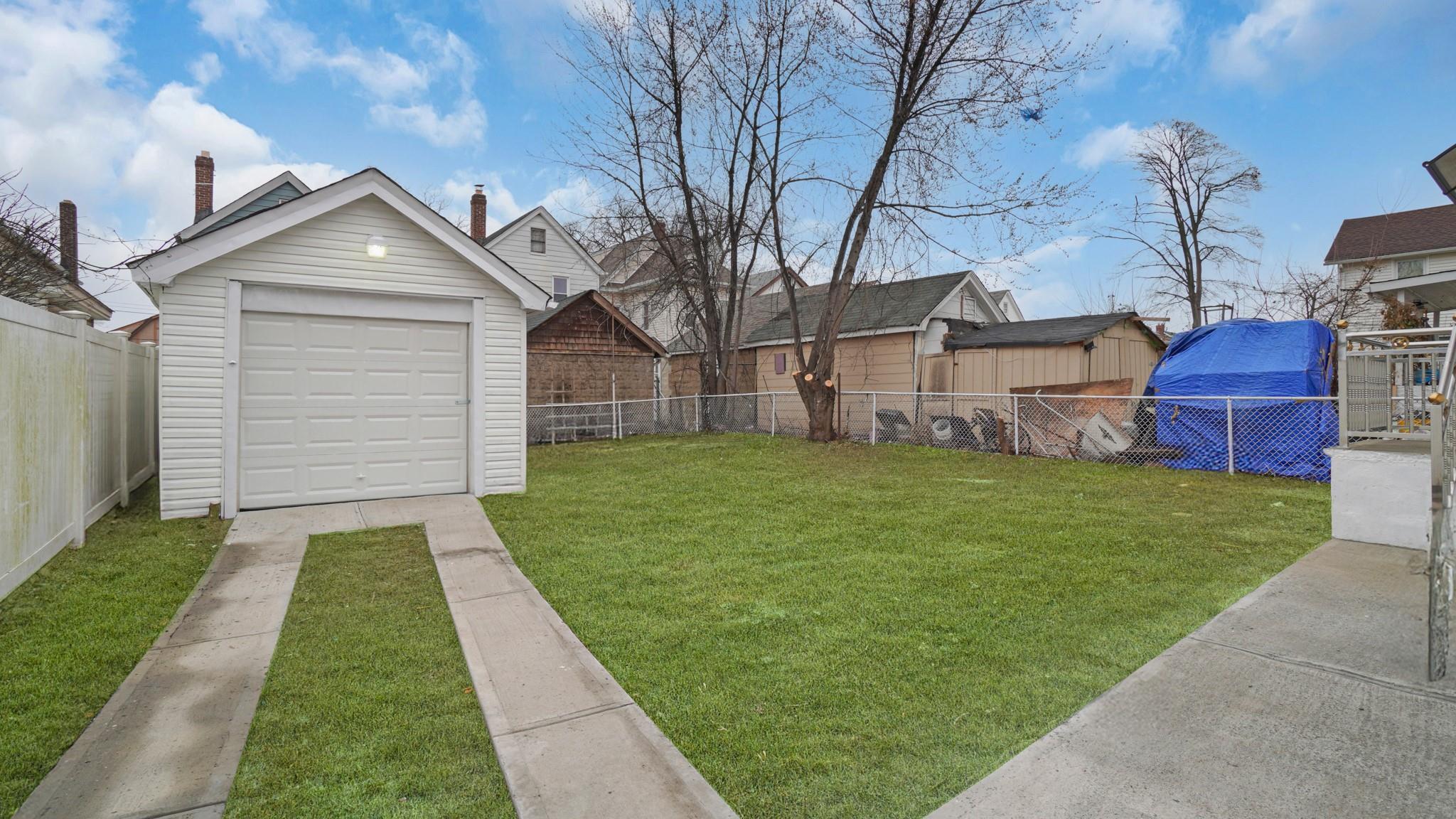 Single Family Farmers  Queens, NY 11423, MLS-837081-25