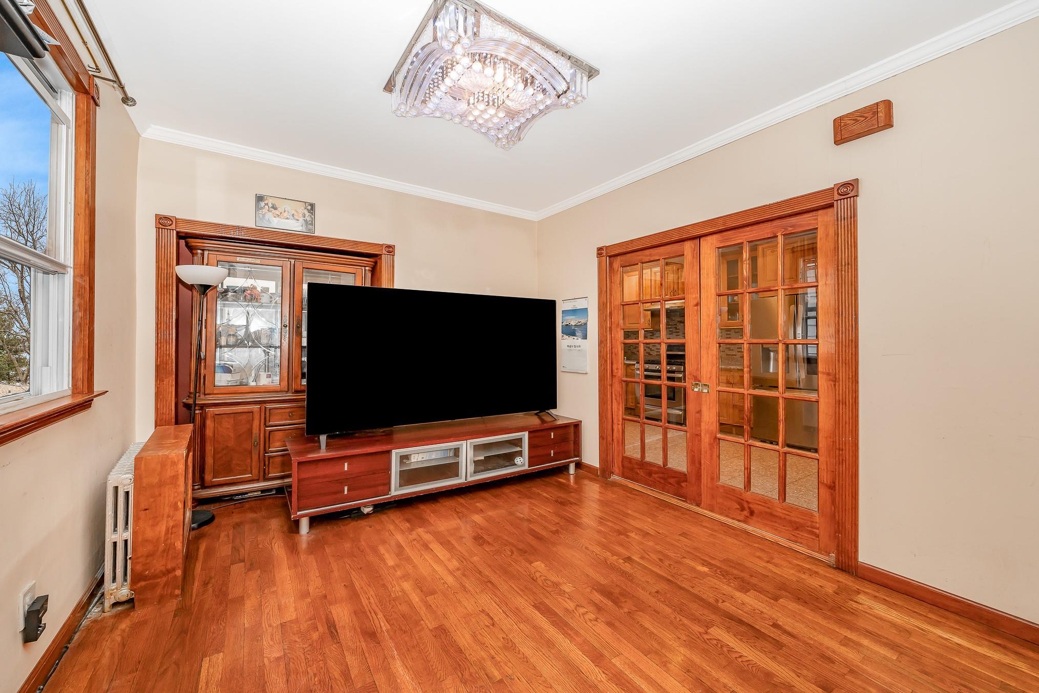 Single Family Nicolls  Queens, NY 11368, MLS-837117-4