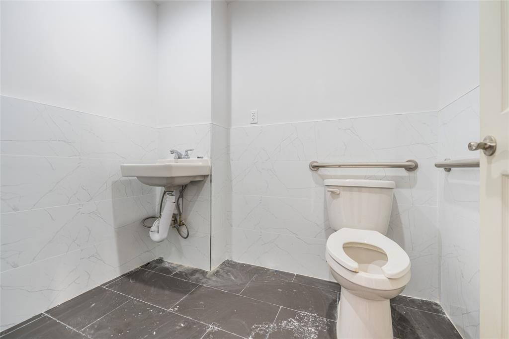 Commercial Lease 57th  Brooklyn, NY 11220, MLS-837180-5