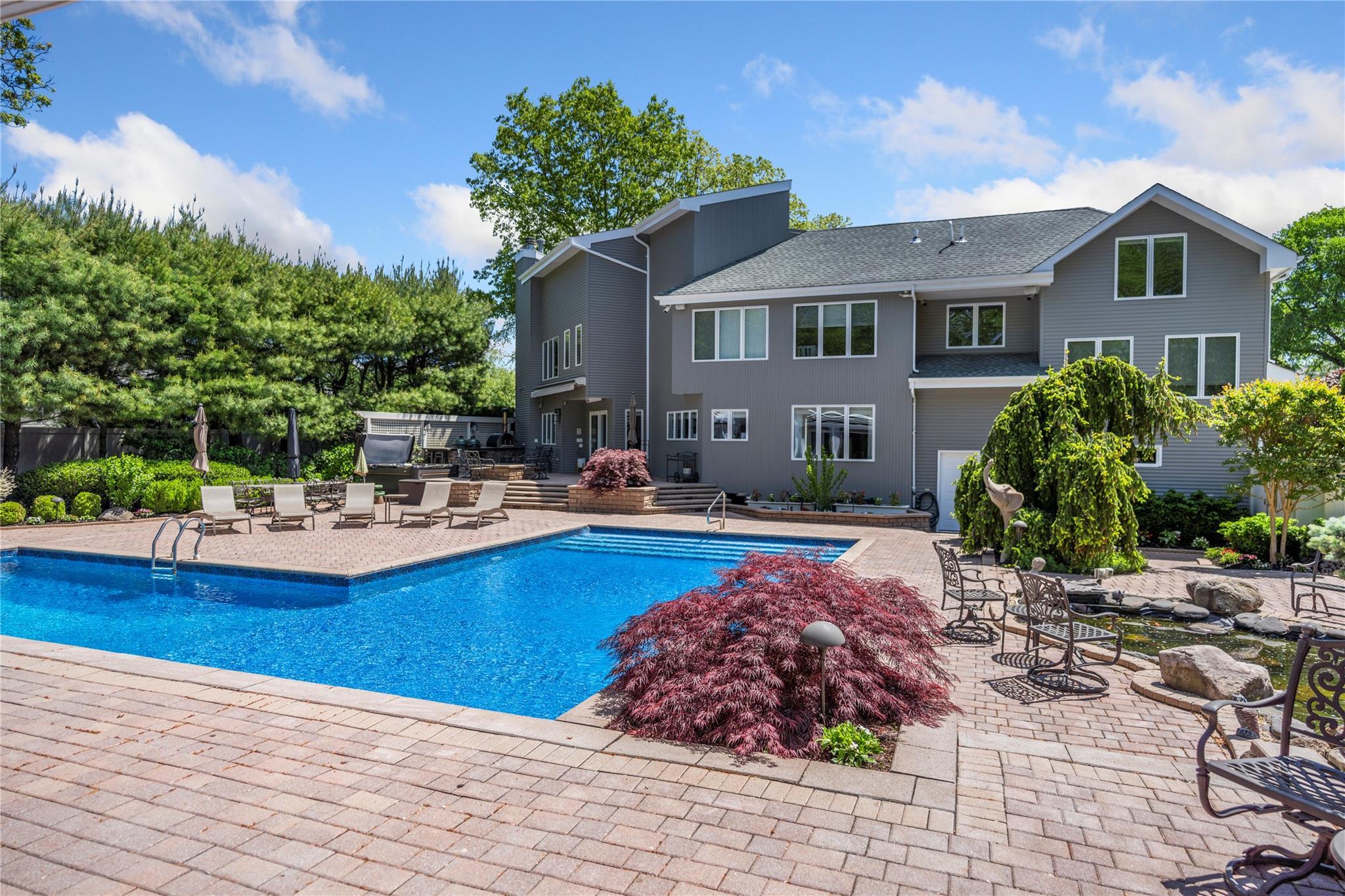 Single Family Crick Holly  Suffolk County, NY 11730, MLS-837222-12