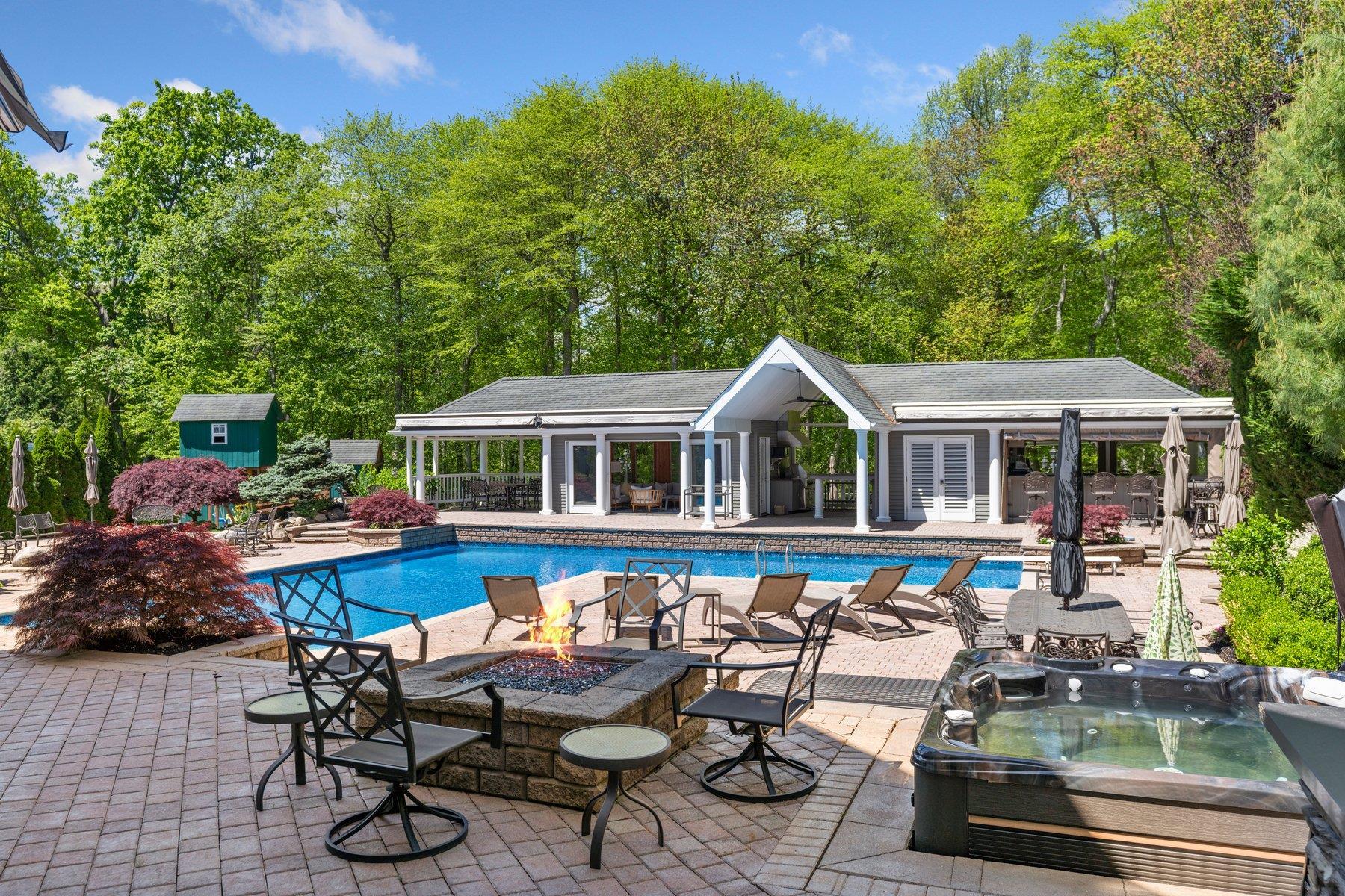 Single Family Crick Holly  Suffolk County, NY 11730, MLS-837222-14
