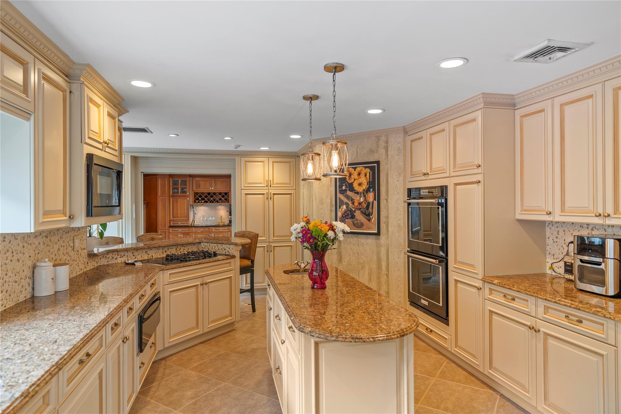 Single Family Crick Holly  Suffolk County, NY 11730, MLS-837222-32