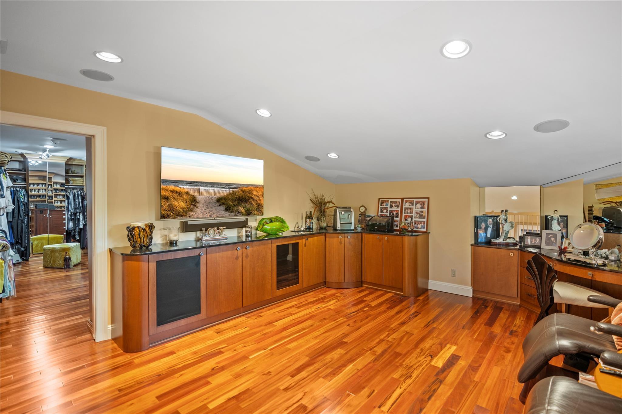Single Family Crick Holly  Suffolk County, NY 11730, MLS-837222-39