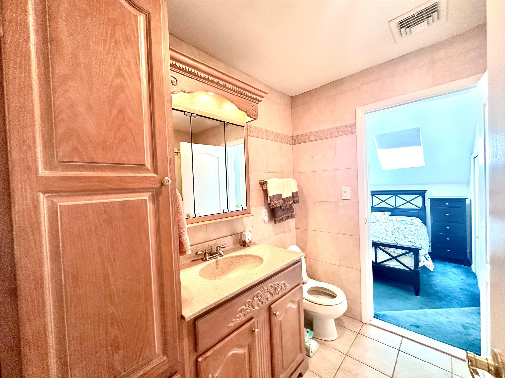 Single Family Hoffman  Suffolk County, NY 11788, MLS-837227-10