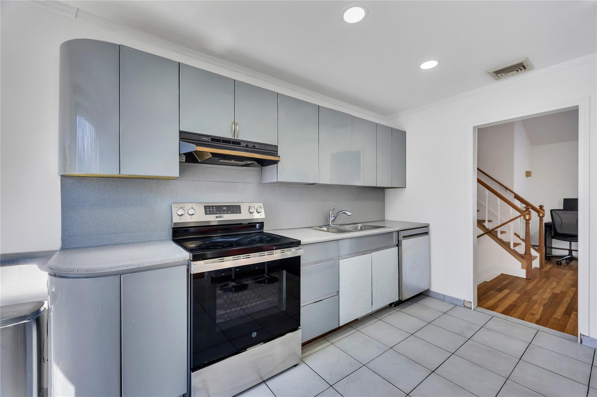 Single Family Carol  Nassau County, NY 11714, MLS-837263-25