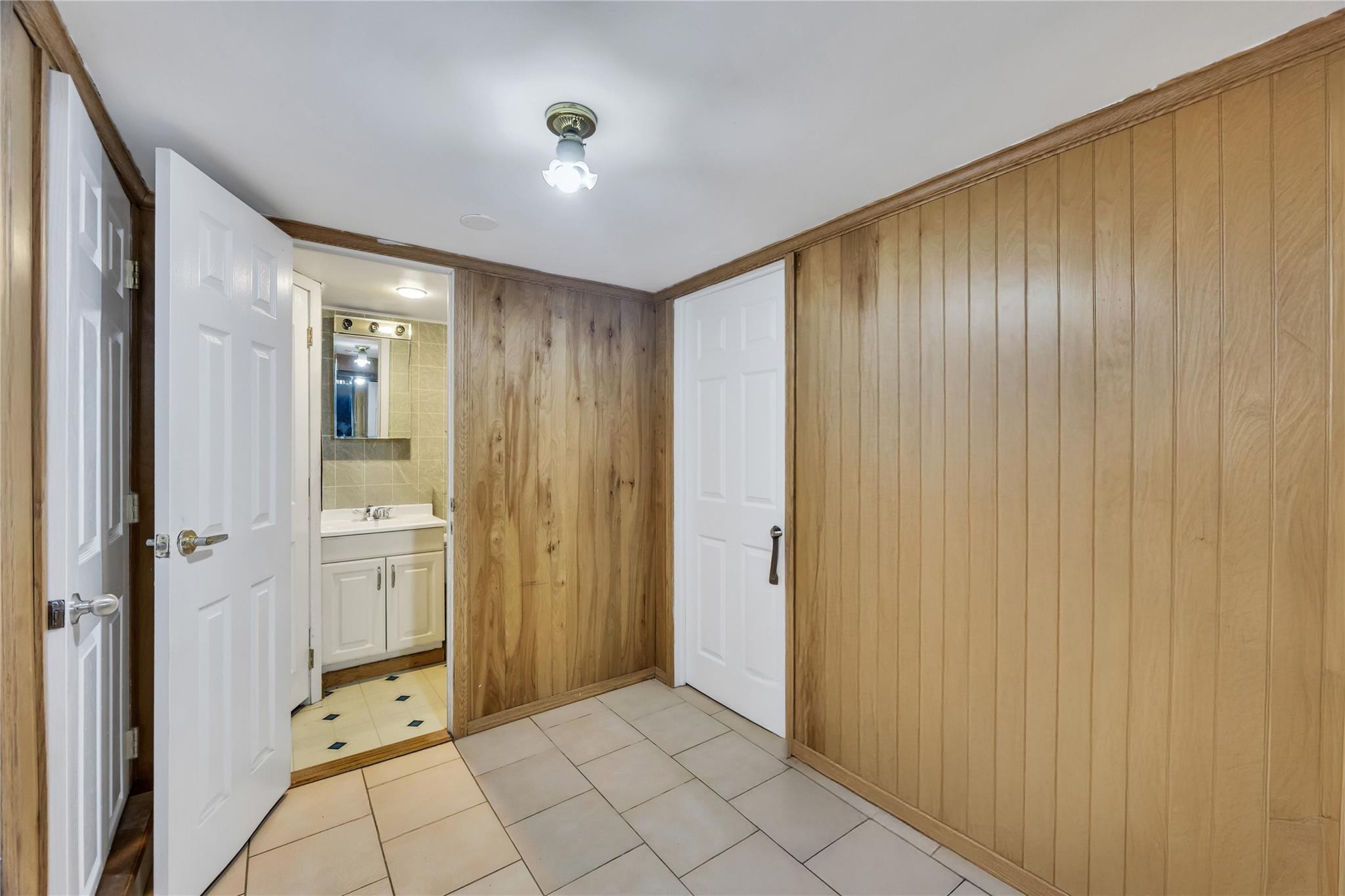Single Family Carol  Nassau County, NY 11714, MLS-837263-41