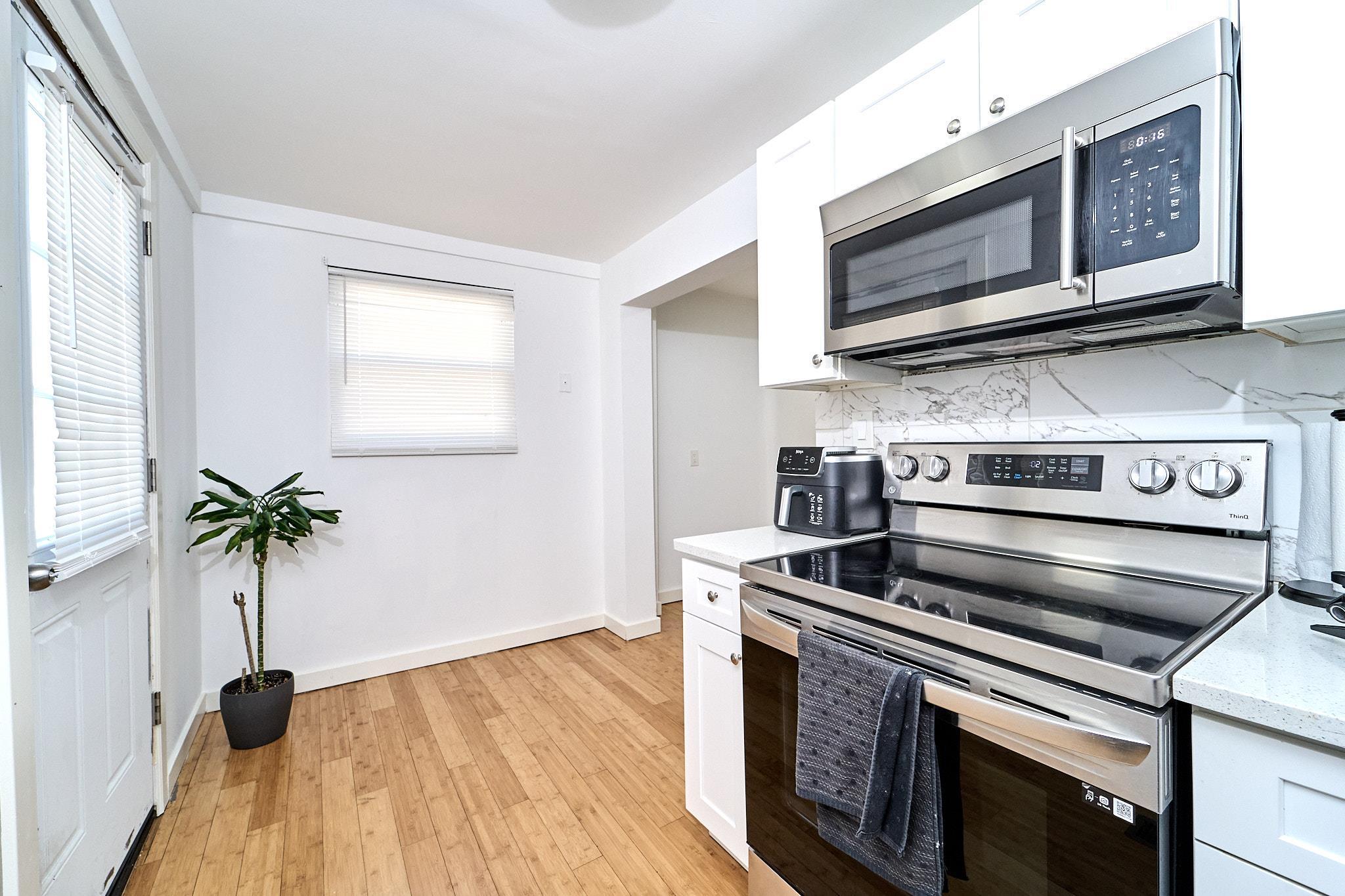 Single Family Westside  Nassau County, NY 11520, MLS-837301-6
