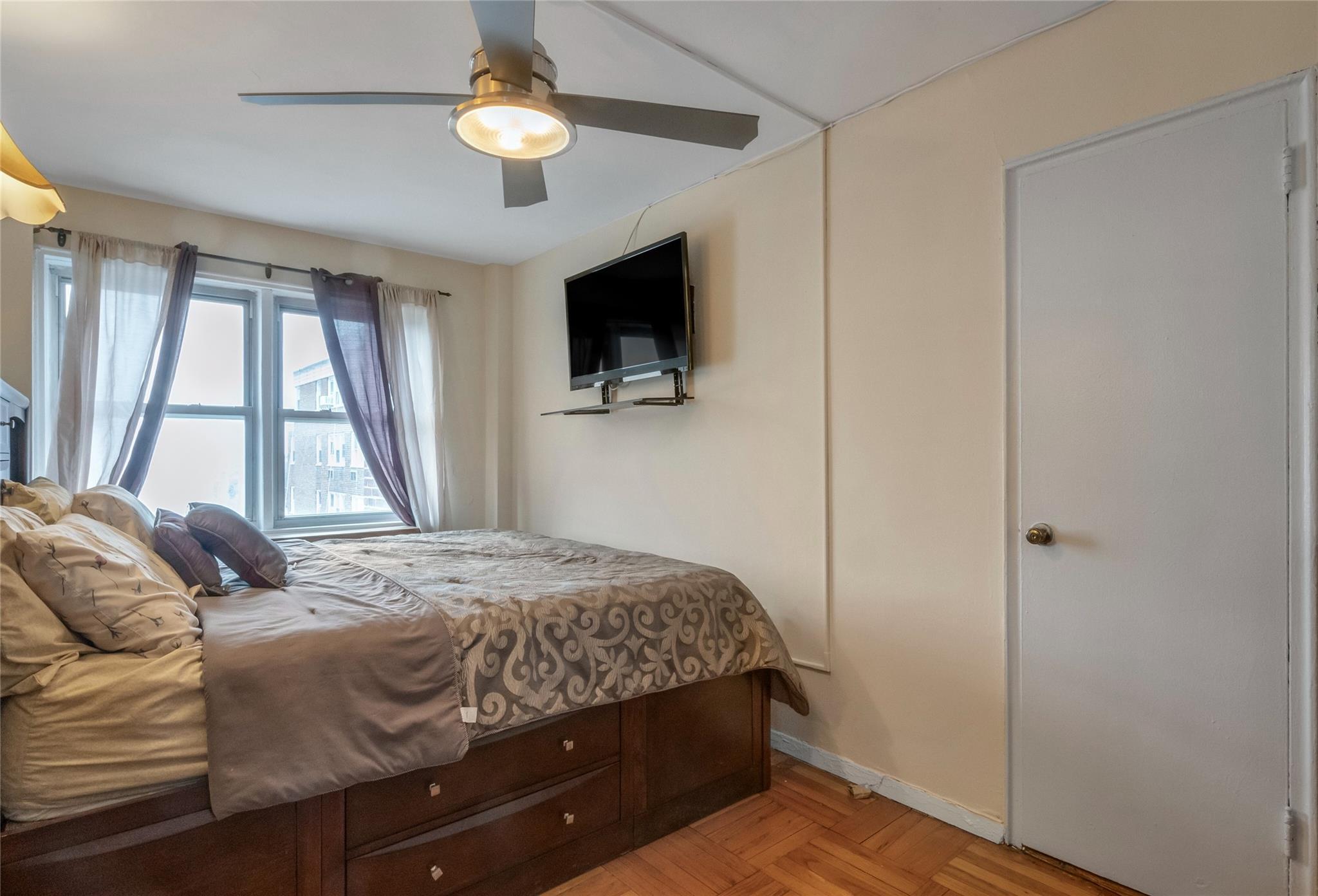 Coop Grand Concourse  Bronx, NY 10468, MLS-837305-11