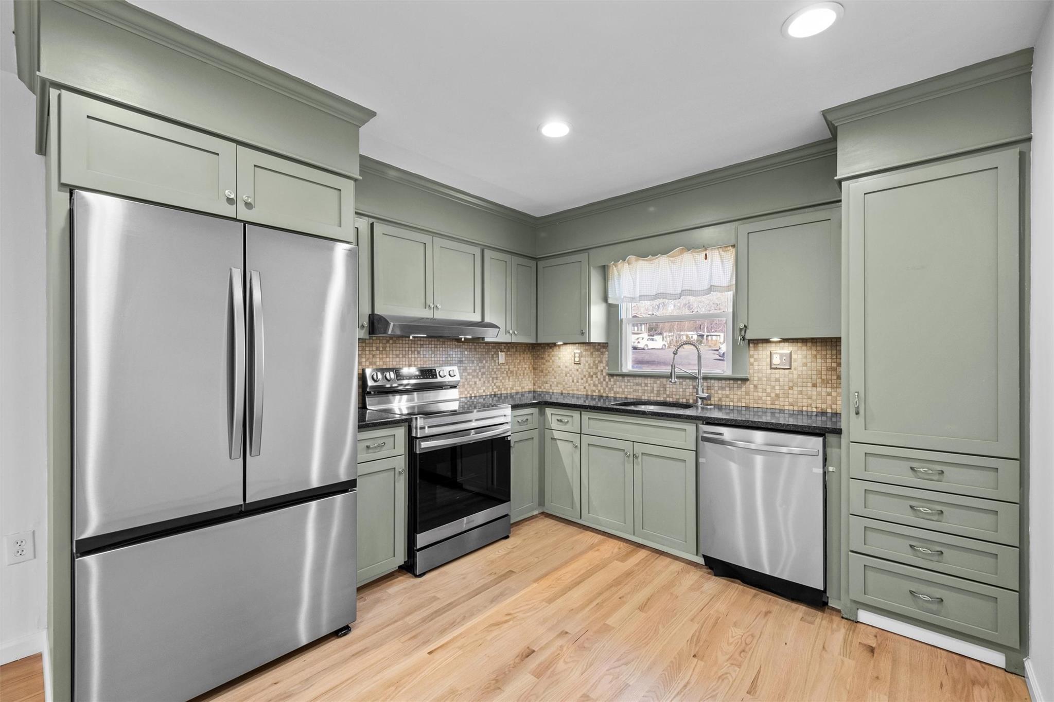Single Family East  Orange County, NY 12589, MLS-837379-2