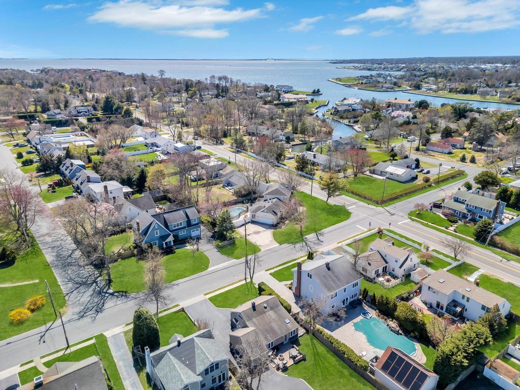 Single Family Maple  Suffolk County, NY 11751, MLS-837499-3