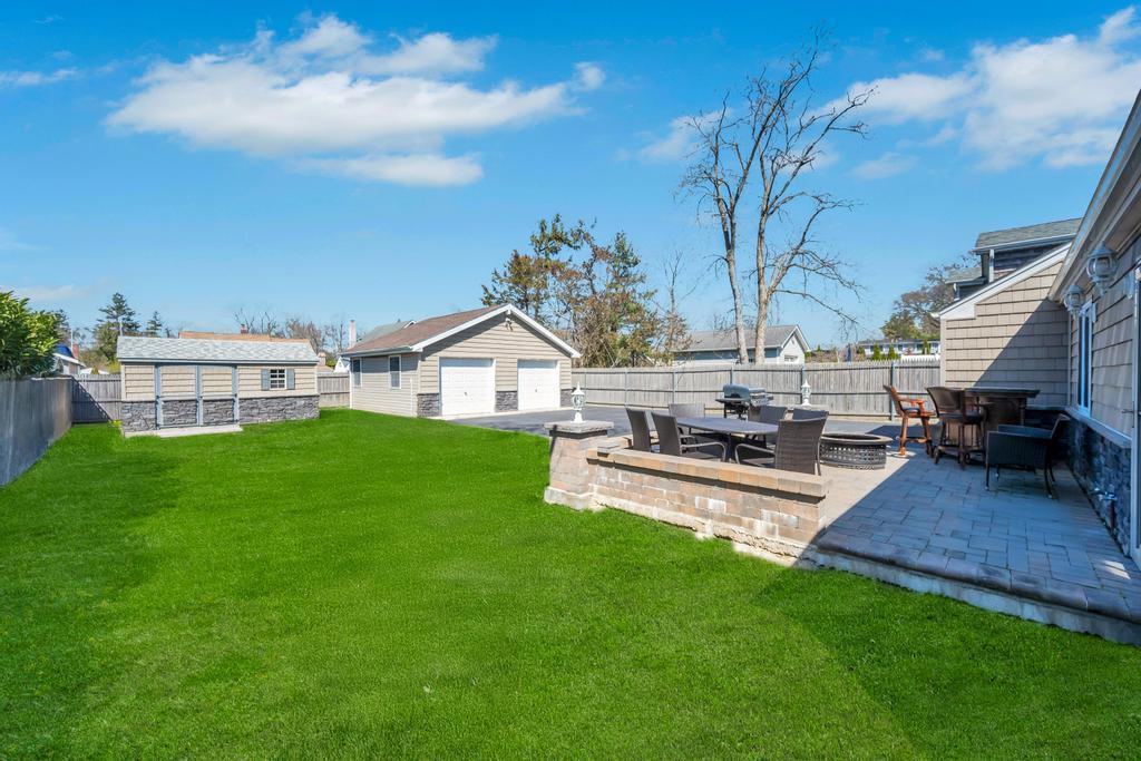 Single Family Maple  Suffolk County, NY 11751, MLS-837499-7