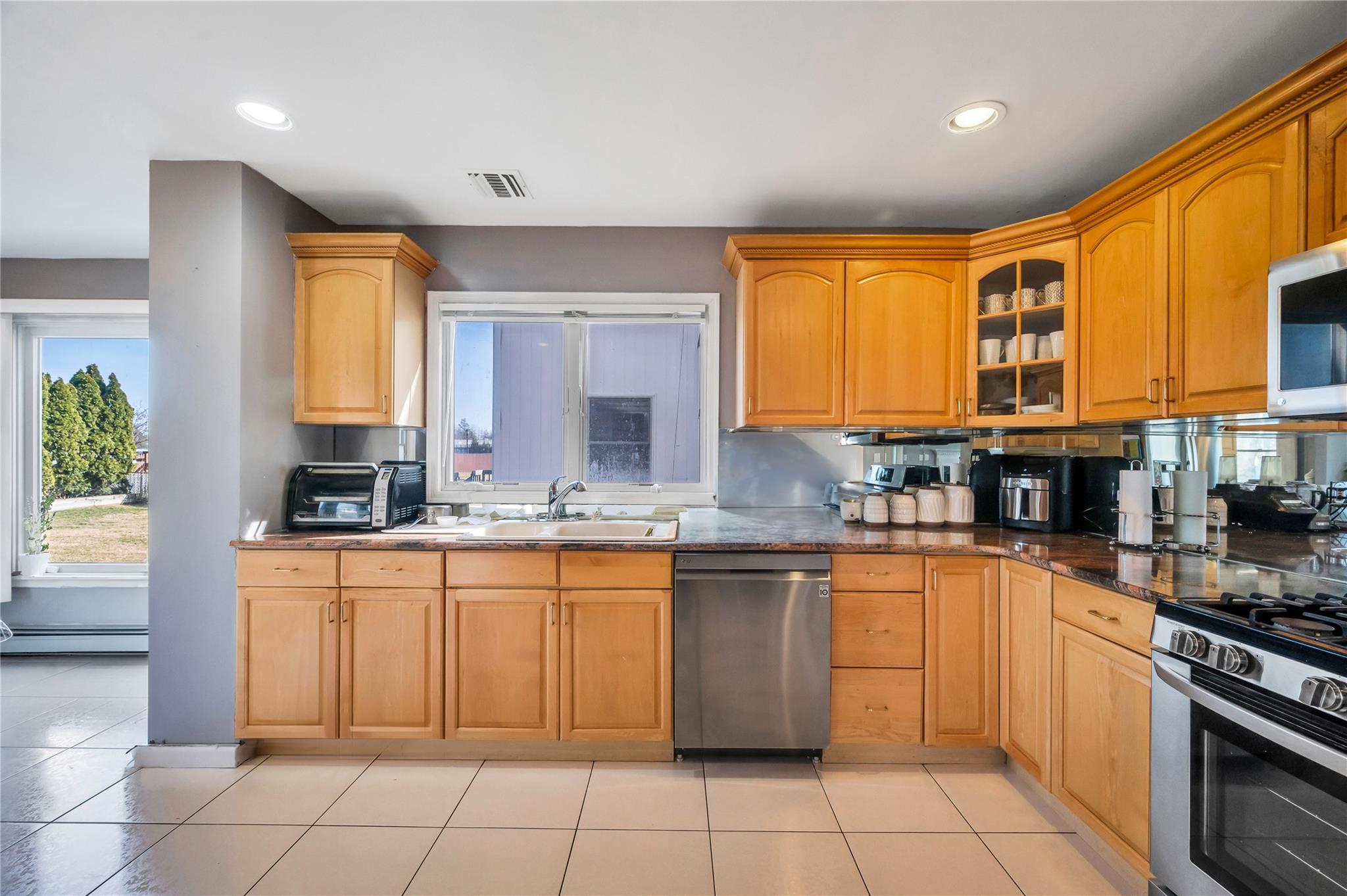 Single Family Wentworth  Nassau County, NY 11507, MLS-837504-16