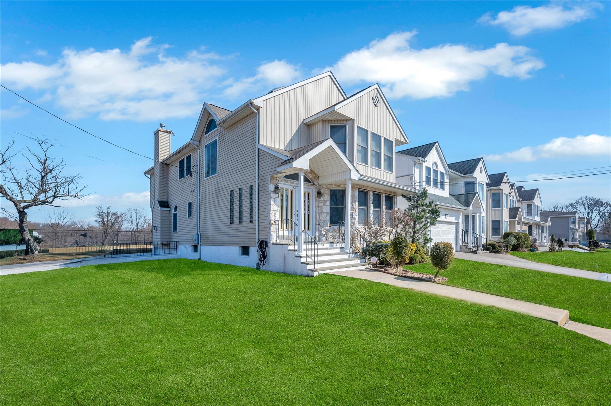 Single Family Wentworth  Nassau County, NY 11507, MLS-837504-2