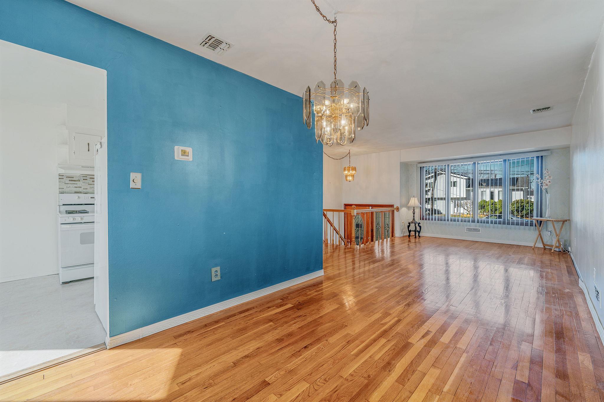 Single Family 17th  Suffolk County, NY 11729, MLS-837524-10