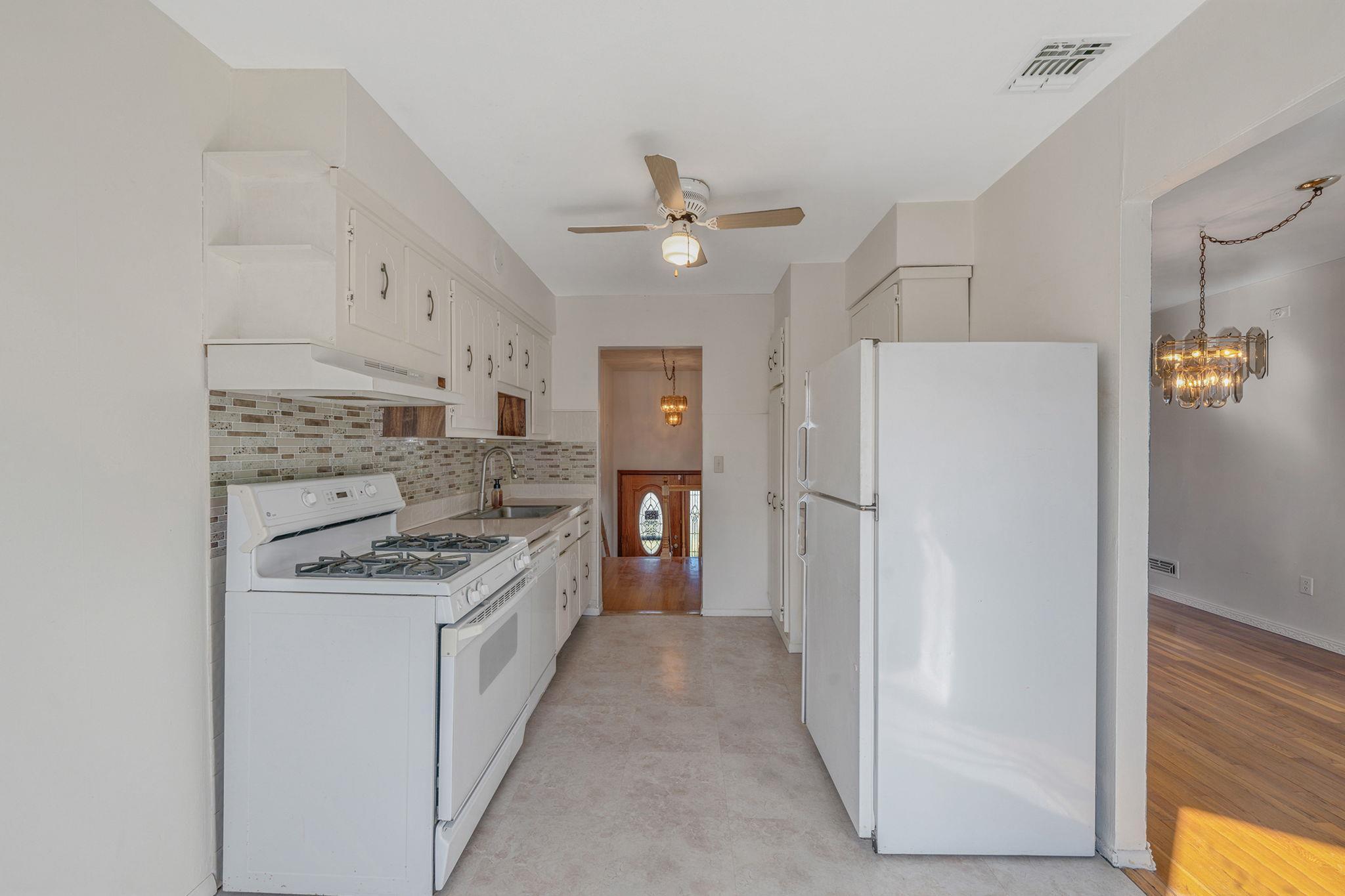 Single Family 17th  Suffolk County, NY 11729, MLS-837524-11