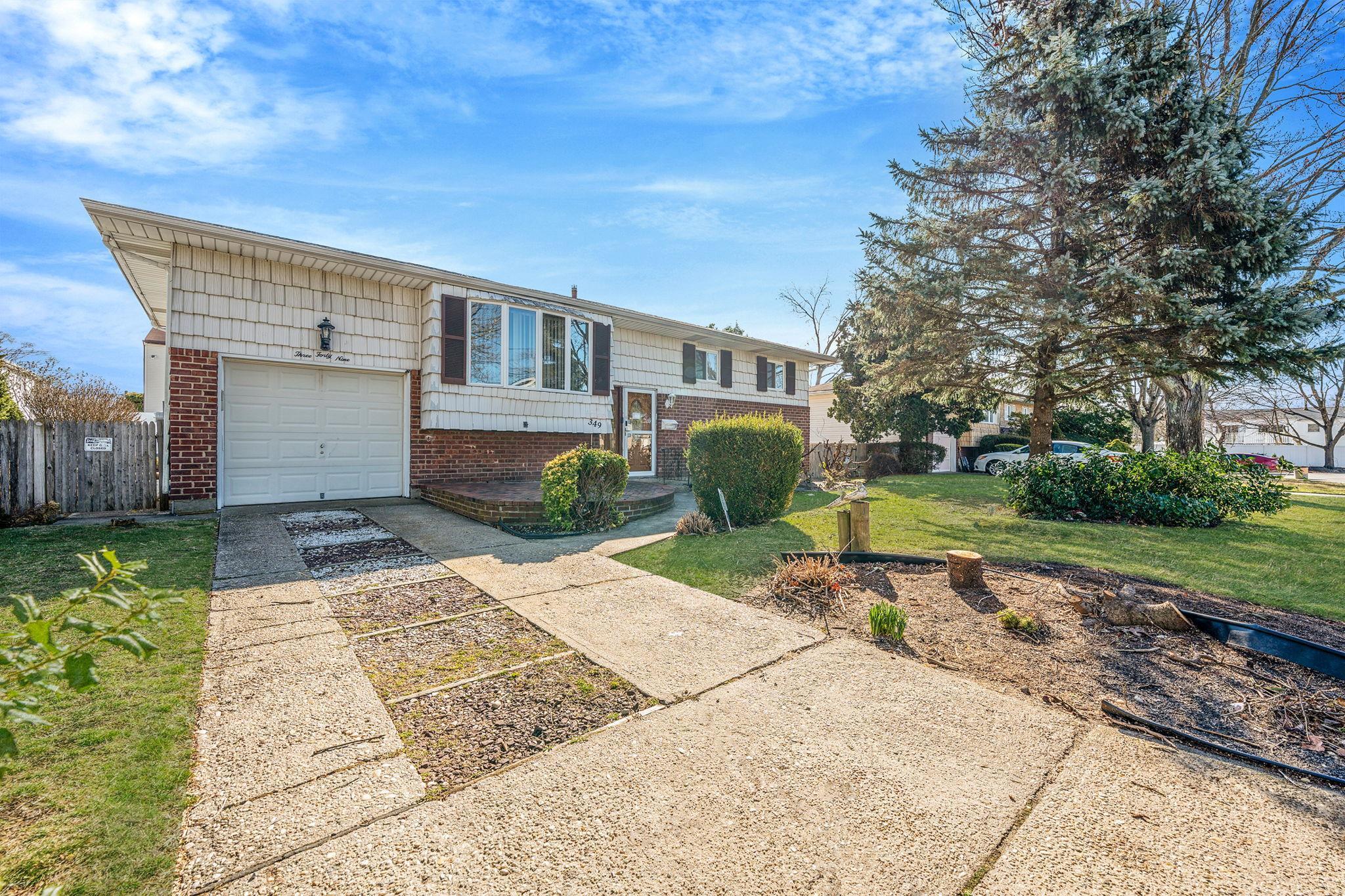 Single Family 17th  Suffolk County, NY 11729, MLS-837524-2