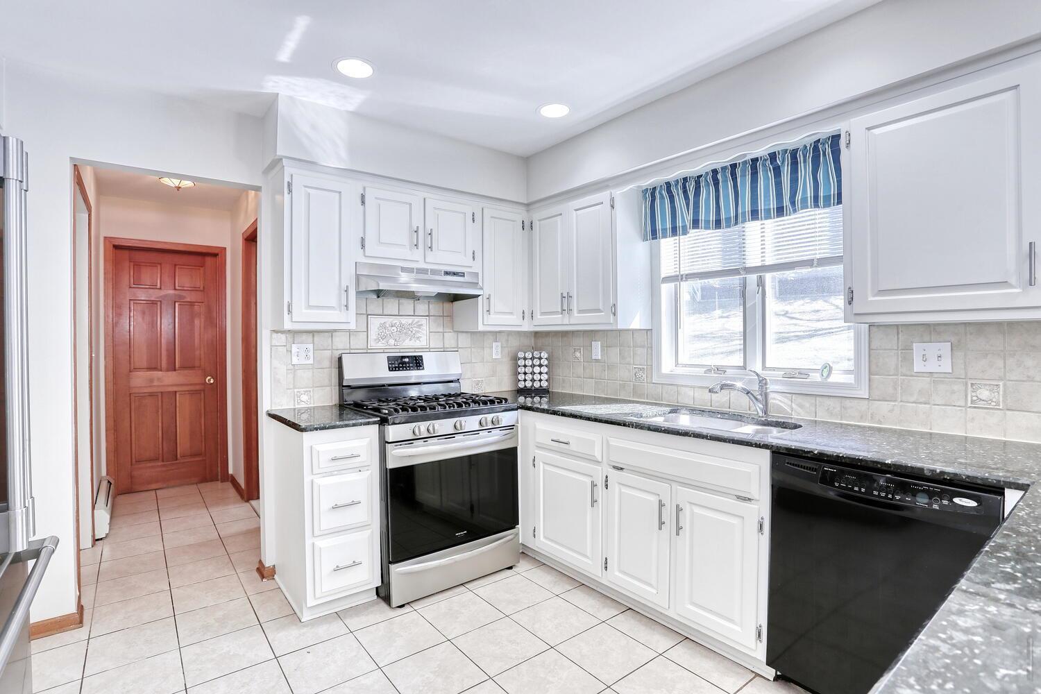 Single Family Mohawk  Rockland County, NY 10980, MLS-837553-12