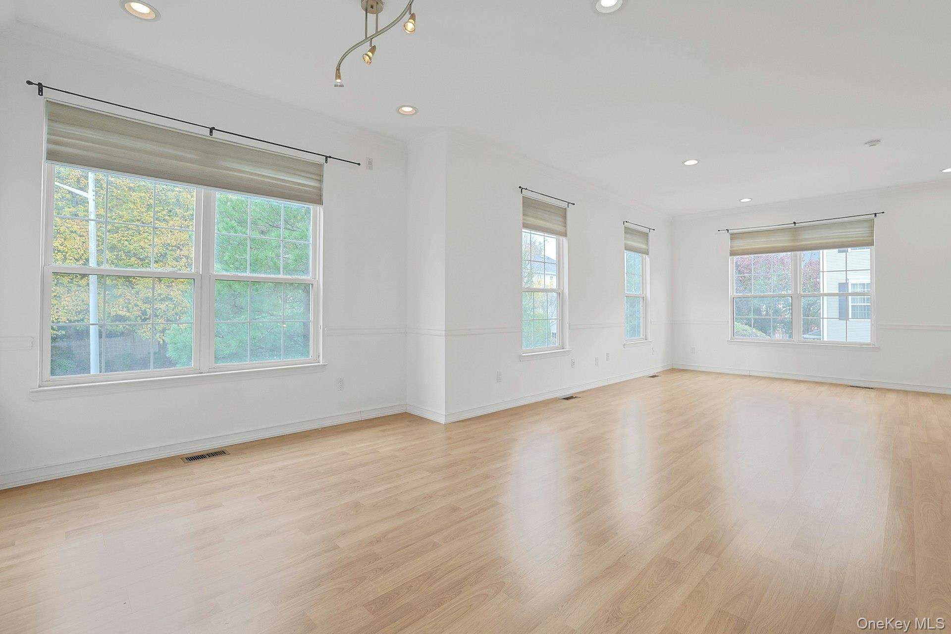 Single Family Meadow Rockland County, NY 10954, MLS-837633-10