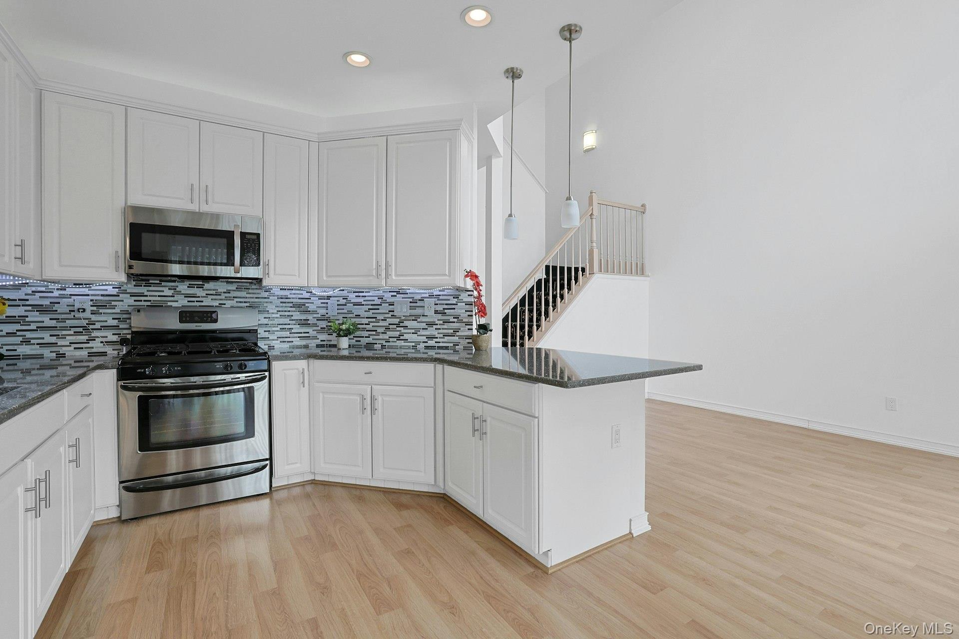 Single Family Meadow Rockland County, NY 10954, MLS-837633-14