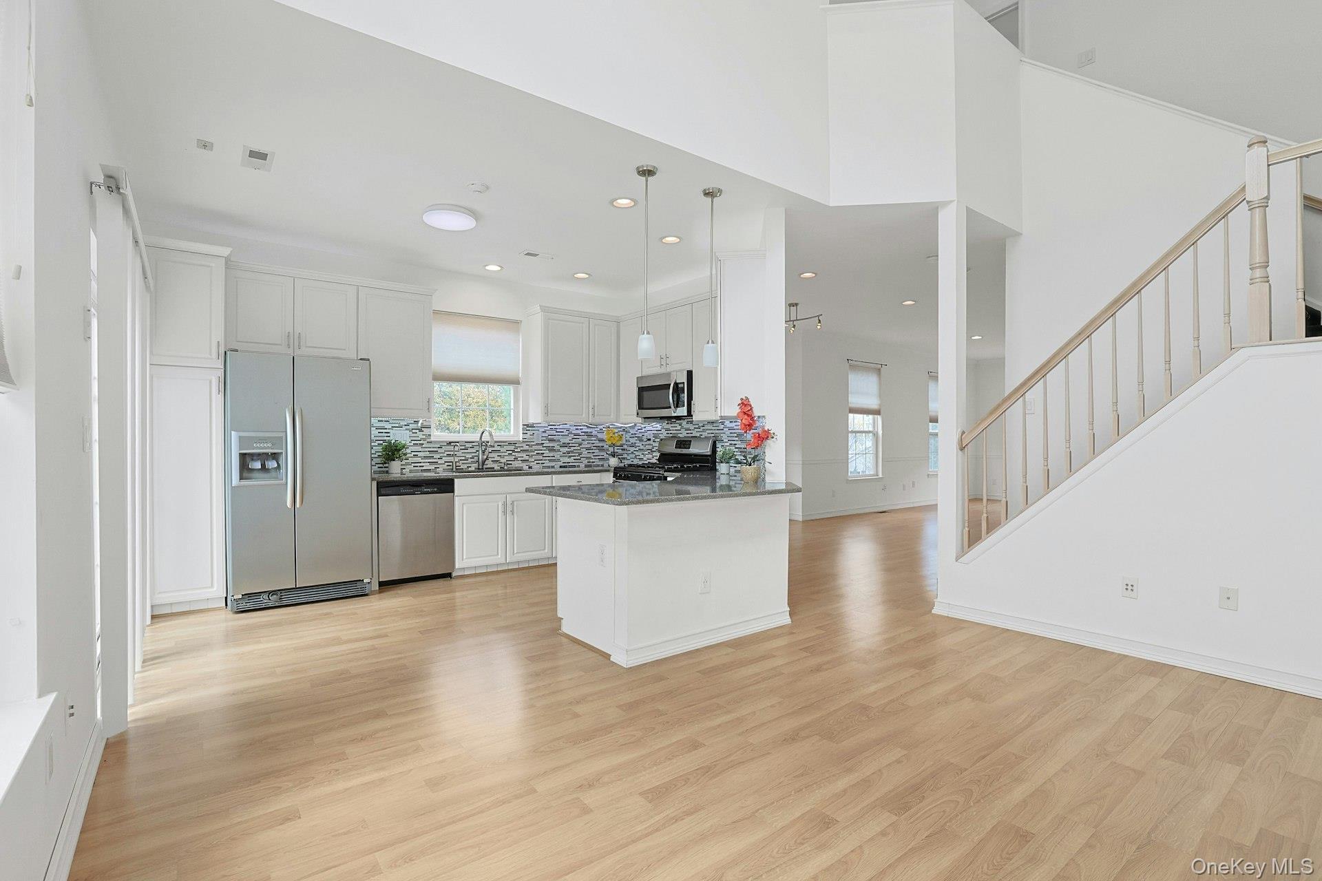 Single Family Meadow Rockland County, NY 10954, MLS-837633-16