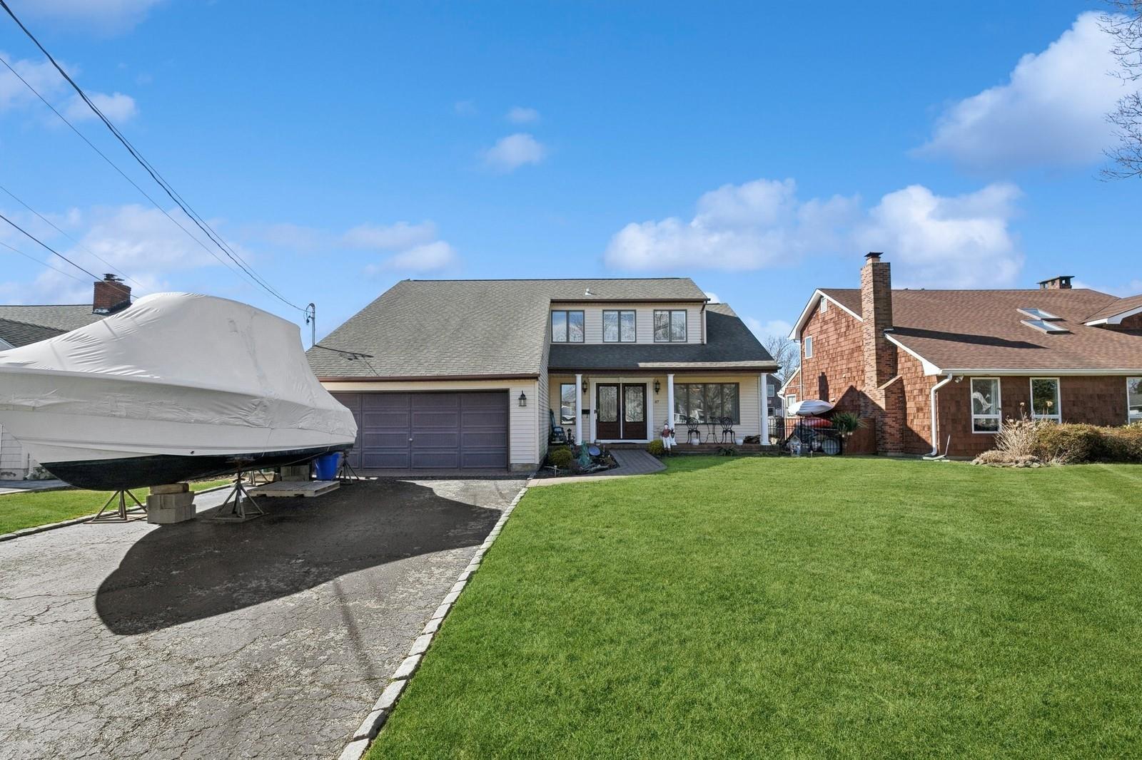 Single Family Braham  Suffolk County, NY 11701, MLS-837649-43