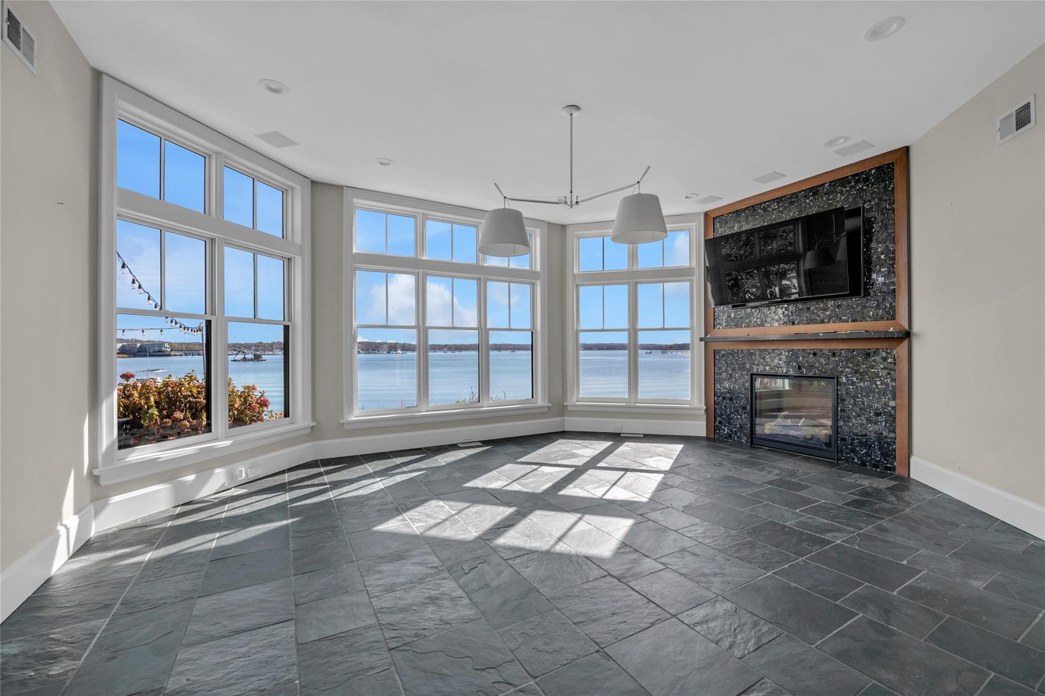 Single Family Plum Beach Point  Nassau County, NY 11050, MLS-837691-9