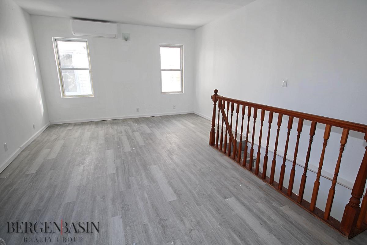 Single Family 94  Brooklyn, NY 11236, MLS-837700-21