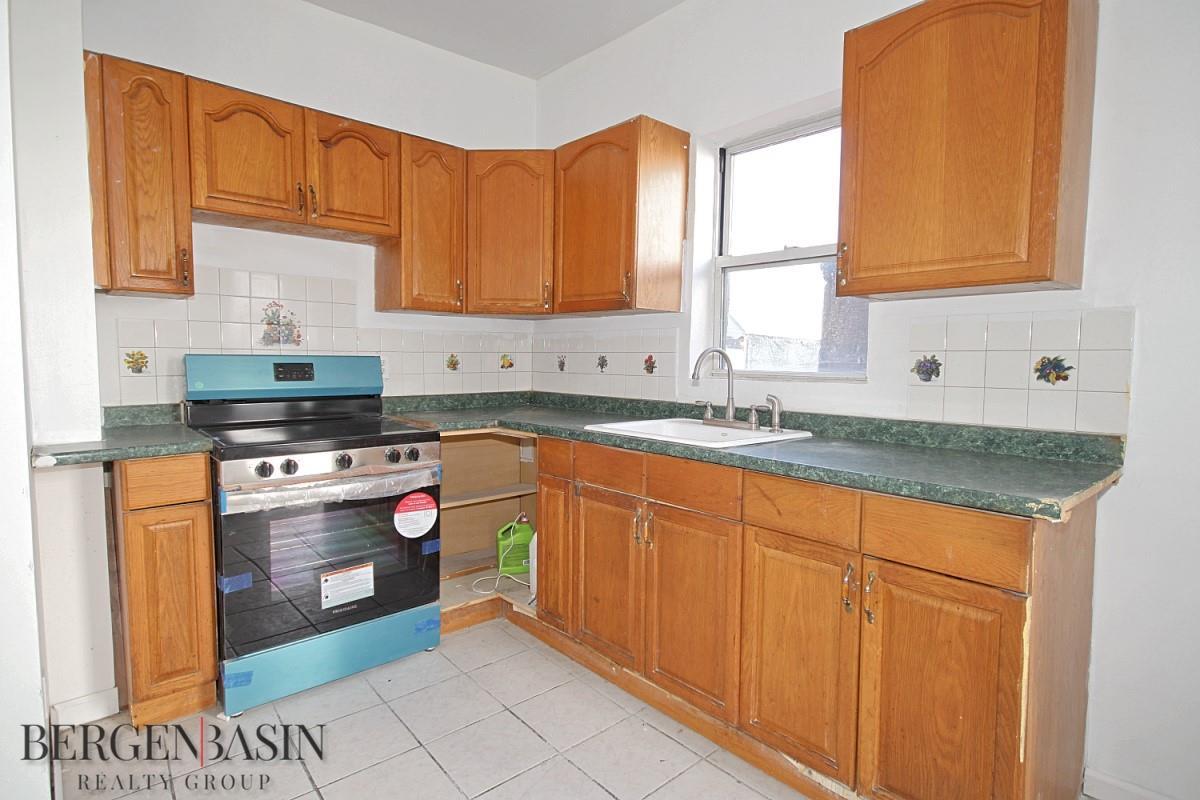 Single Family 94  Brooklyn, NY 11236, MLS-837700-22