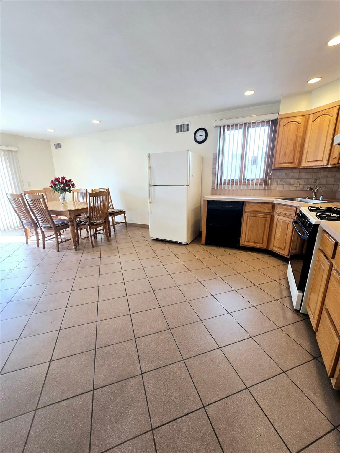 Single Family 81st  Queens, NY 11414, MLS-837712-17