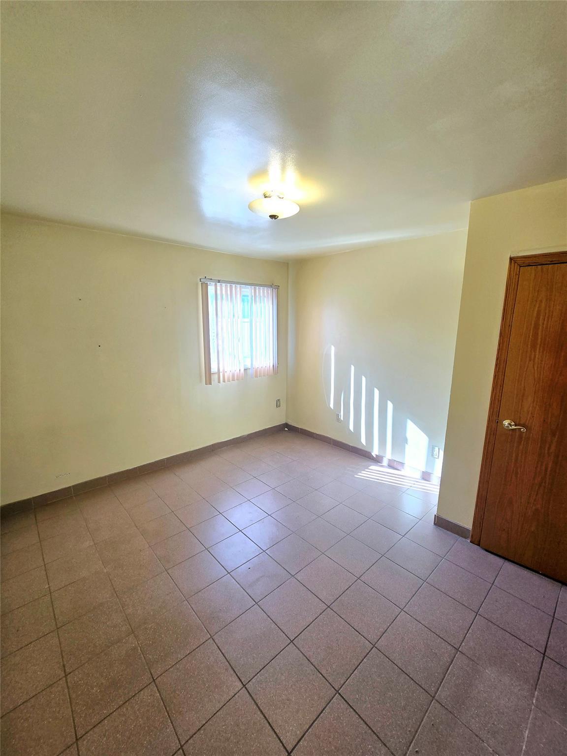 Single Family 81st  Queens, NY 11414, MLS-837712-18
