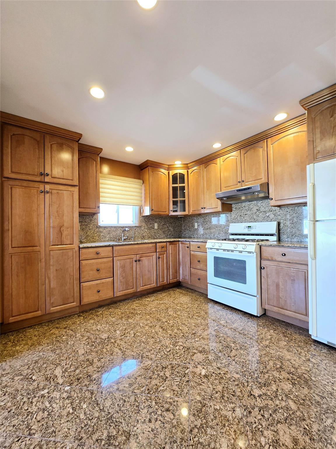 Single Family 81st  Queens, NY 11414, MLS-837712-4