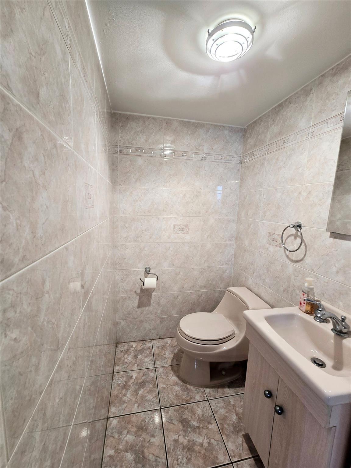 Single Family 81st  Queens, NY 11414, MLS-837712-8