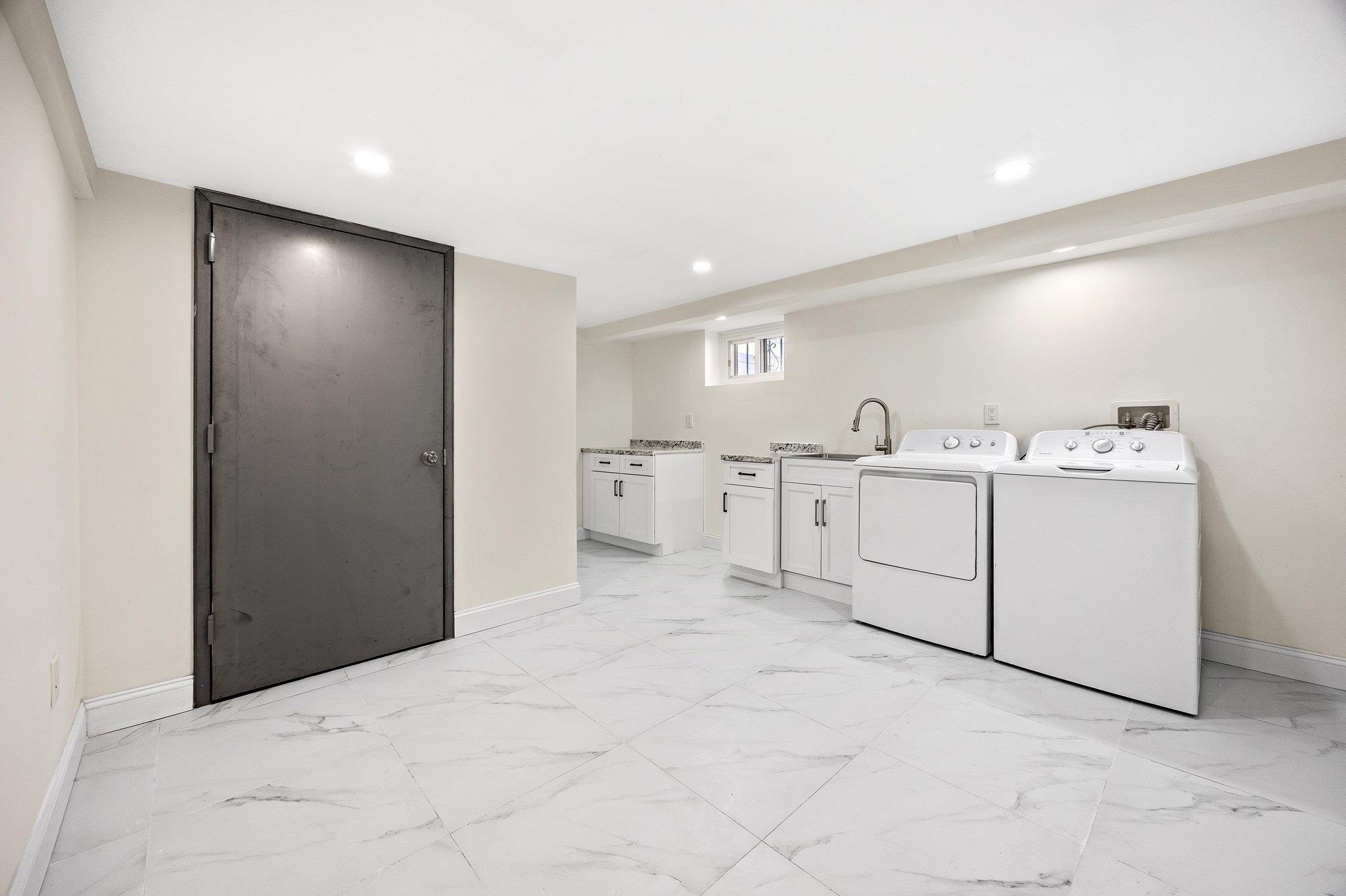 Single Family 145th  Queens, NY 11357, MLS-837753-21