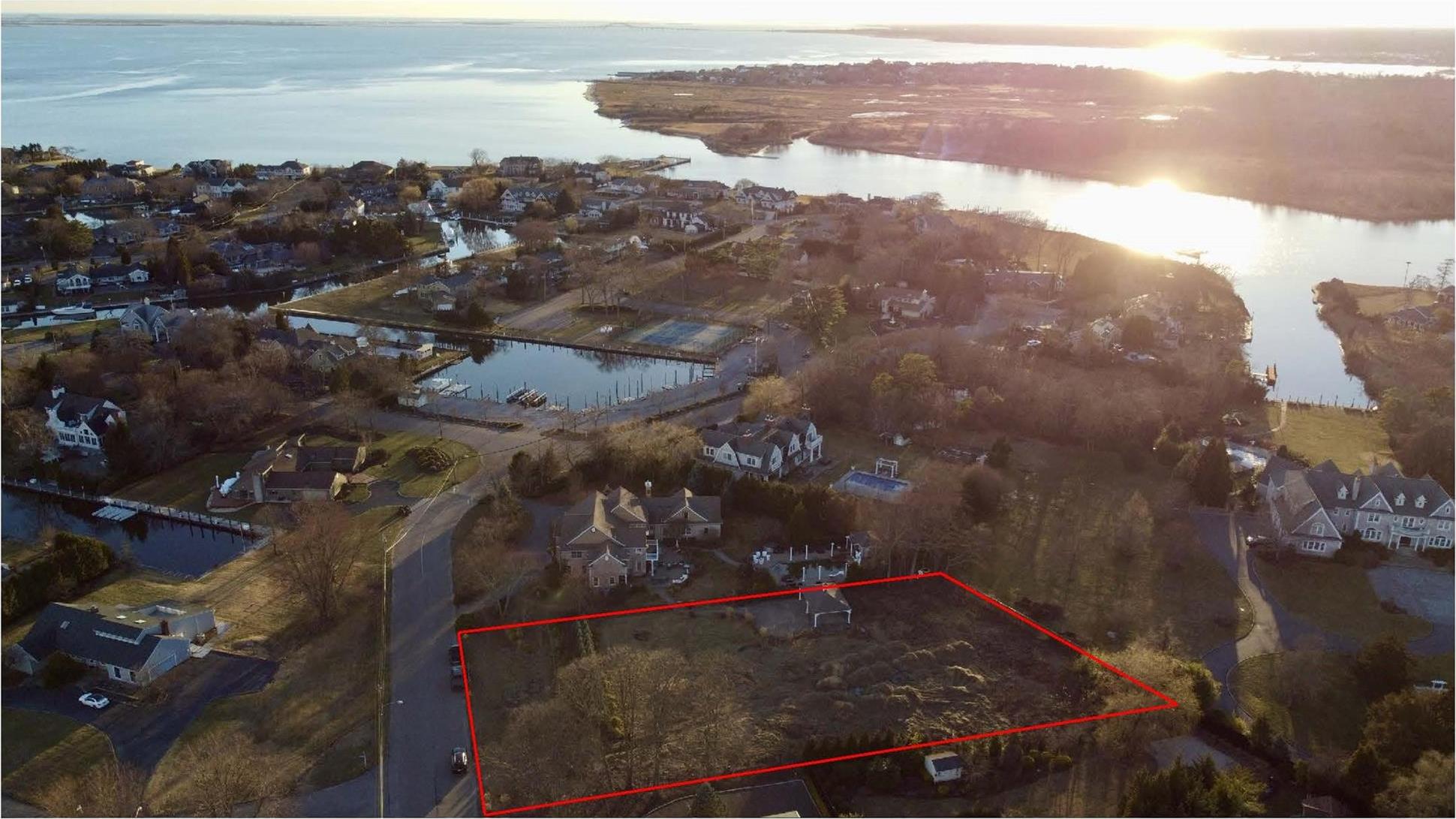 Single Family The Helm  Suffolk County, NY 11730, MLS-837762-7